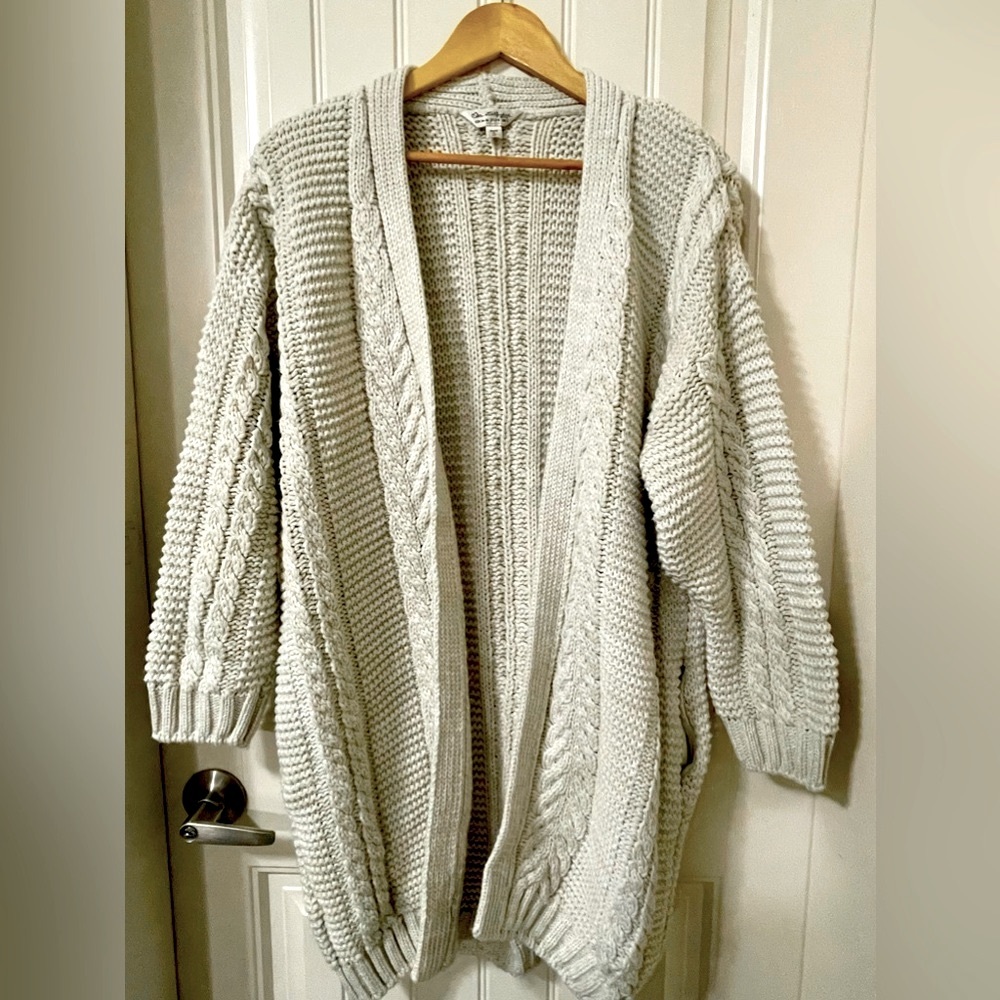 O/S cardigan, can fits S-L